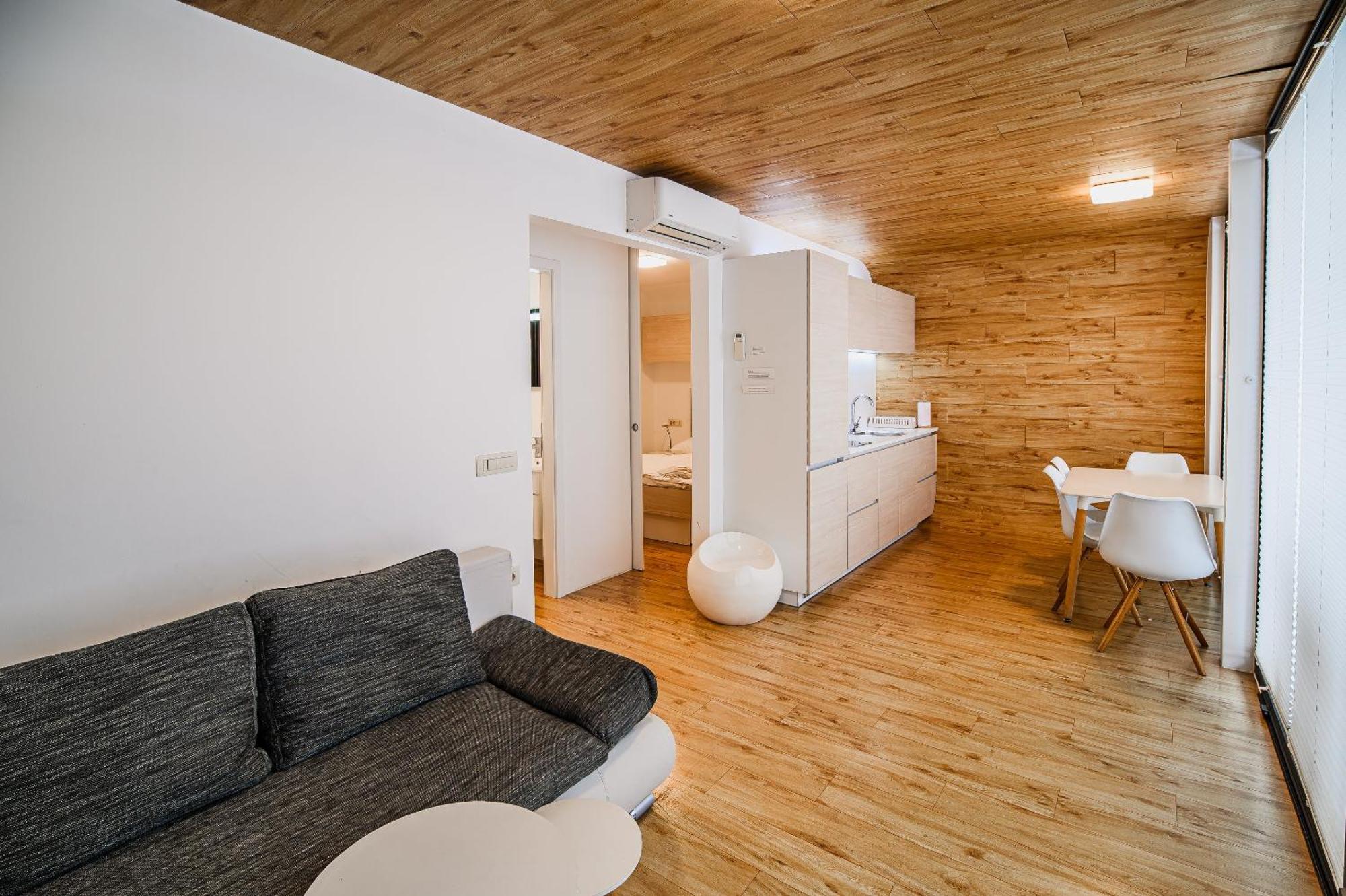 Glamping Maleric With Natural Pool Dragatuš Dış mekan fotoğraf
