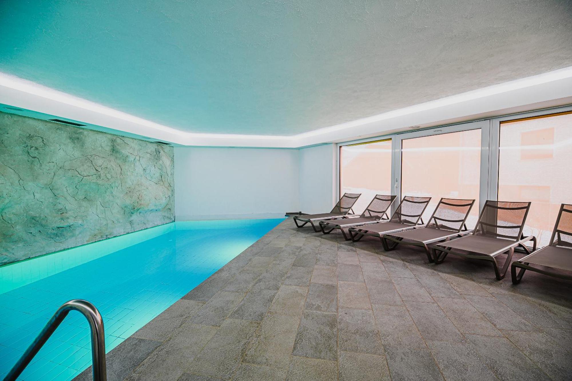 Glamping Maleric With Natural Pool Dragatuš Dış mekan fotoğraf