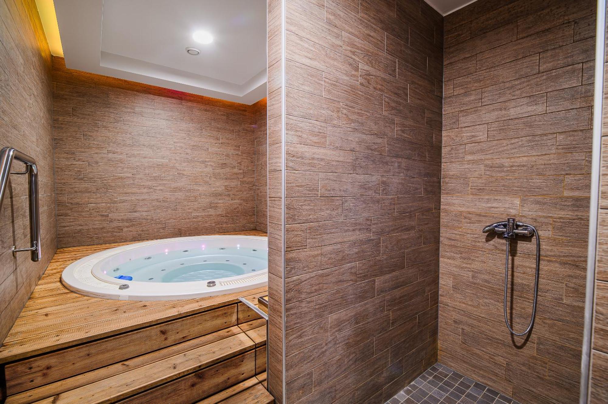 Glamping Maleric With Natural Pool Dragatuš Dış mekan fotoğraf